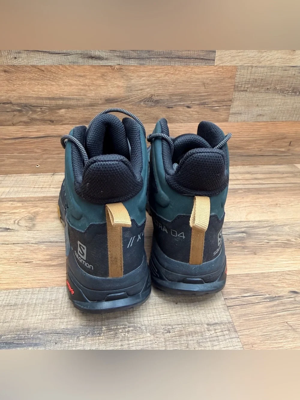 Salomon X Ultra 4 Mid men size 10.5 Gore-Tex® Hiking Boots Waterproof